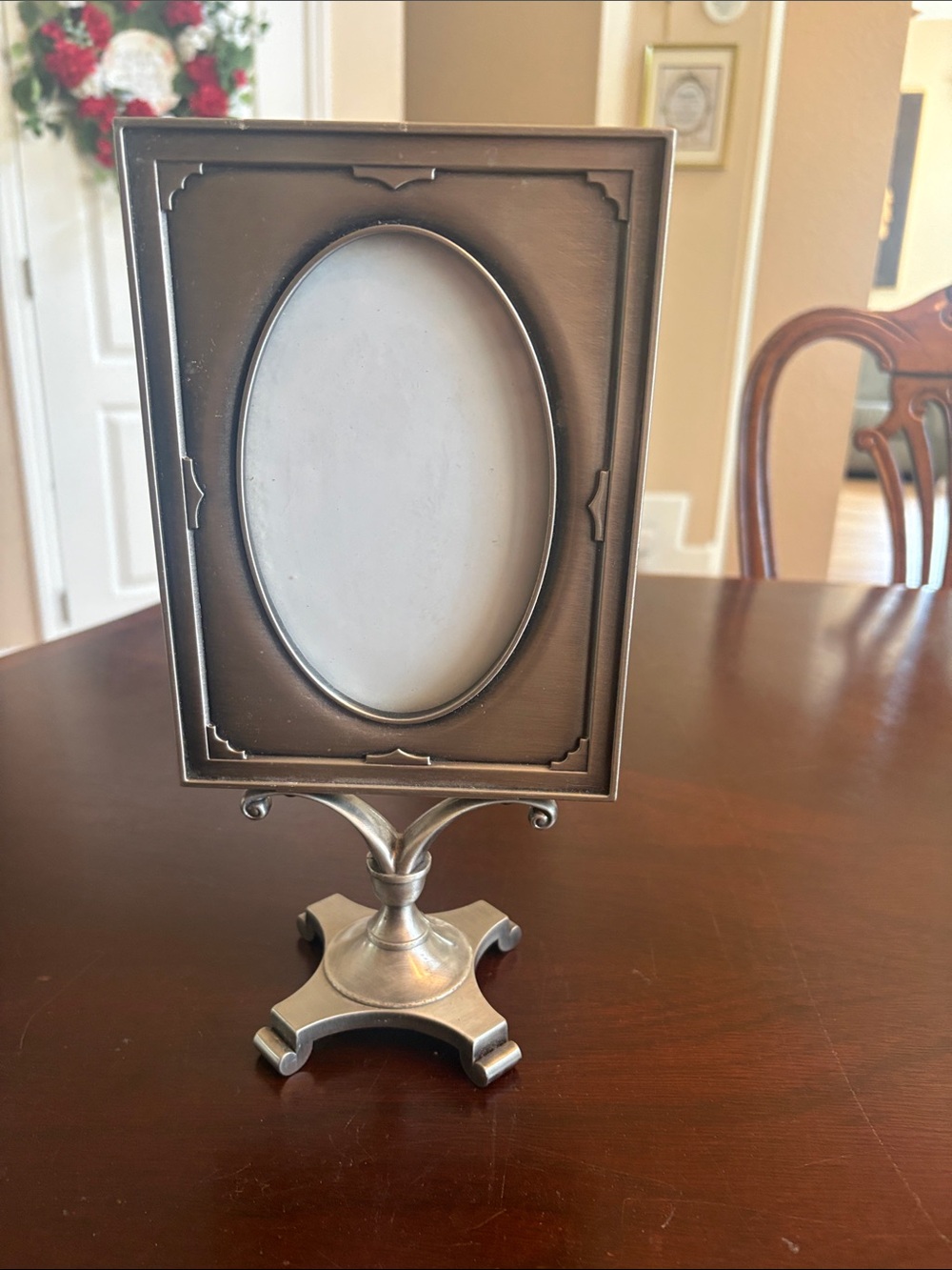 Vntage  Silver Oval Picture Frame Stand -
